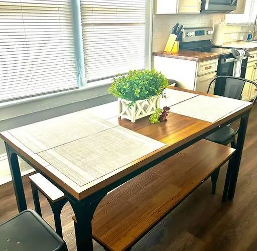 Villa Downtown Charm, 3 Bdr, Near Rest And Bars *