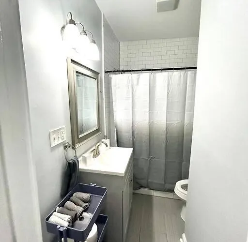 Downtown Charm, 3 Bdr, Near Rest And Bars *
