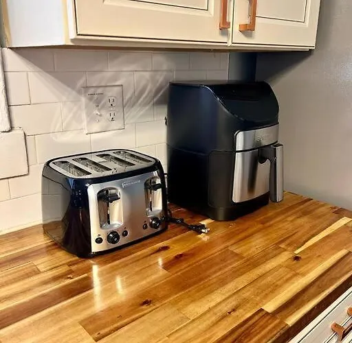 Villa Downtown Charm, 3 Bdr, Near Rest And Bars