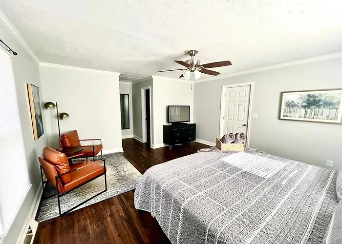 Villa Downtown Charm, 3 Bdr, Near Rest And Bars *